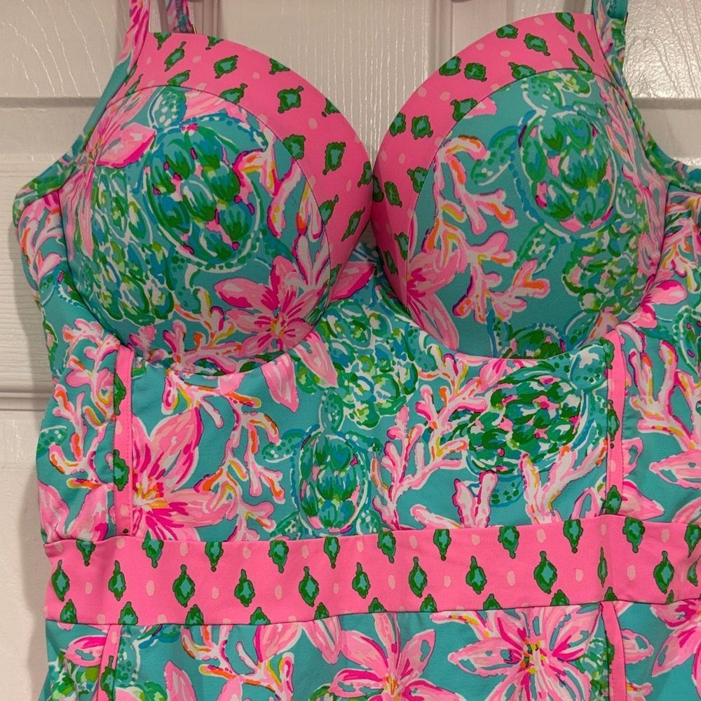 EUC Lilly Pulitzer Palma Swimsuit 12 - Picture 2 of 3